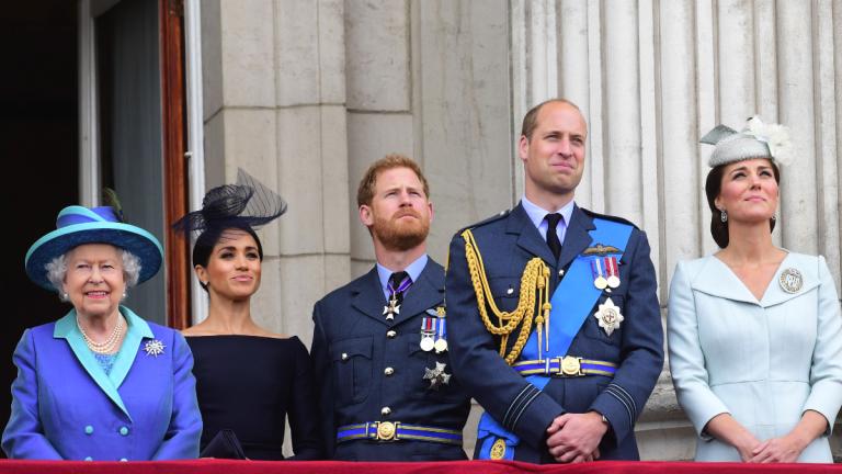 Prinz Harry und Herzogin Meghan mit Queen Elizabeth II., Prinz William und Prinzessin Kate bei "Trooping The Colour". 