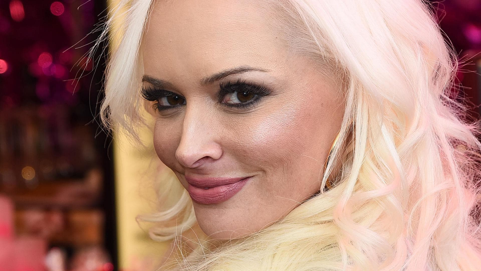 Daniela Katzenberger Postet Unretuschiertes Bikini Foto Und Wird Von