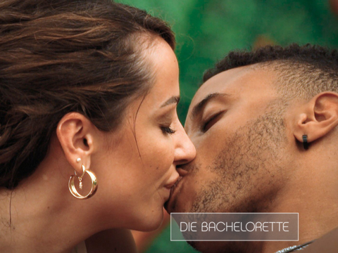 "Die Bachelorette" 2023: Folge 5 - Kuss von Jennifer Saro und Jesaia geht daneben