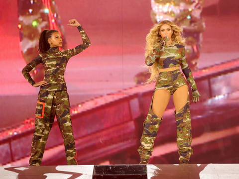 Blue Ivy Carter und Beyoncé performen zusammen auf der Bühne