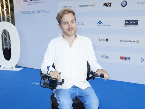 samuel Koch im Rollstuhl