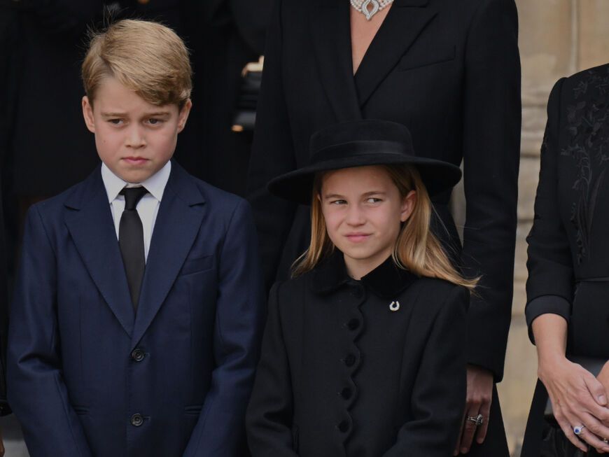 Prinz George und Prinzessin Charlotte bei der Beerdigung von Queen Elizabeth II.