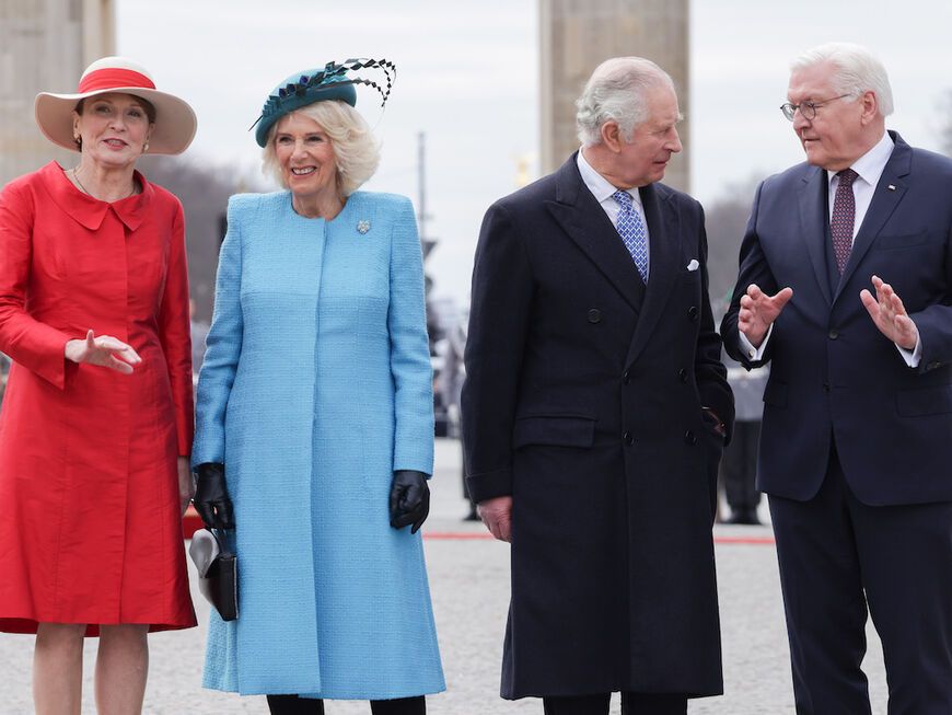 König Charles, Königin Camilla, Frank Walter Steinmeier und Ehefrau vor Brandenburger Tor