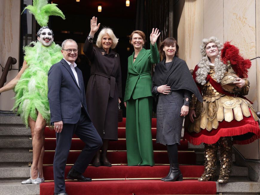 Königin Camilla besucht Komische Oper in Berlin