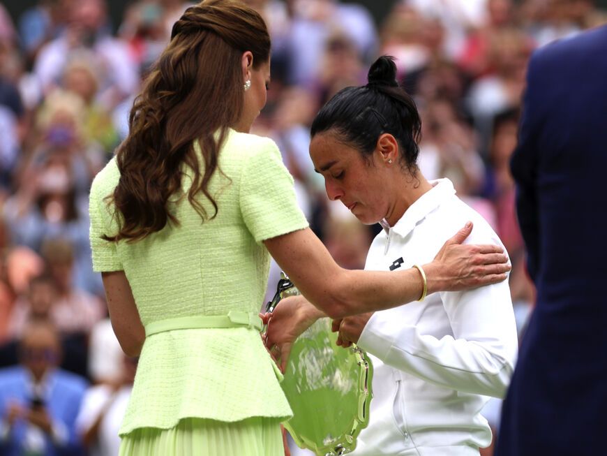 Prinzessin Kate und Ons Jabeur in Wimbledon. 