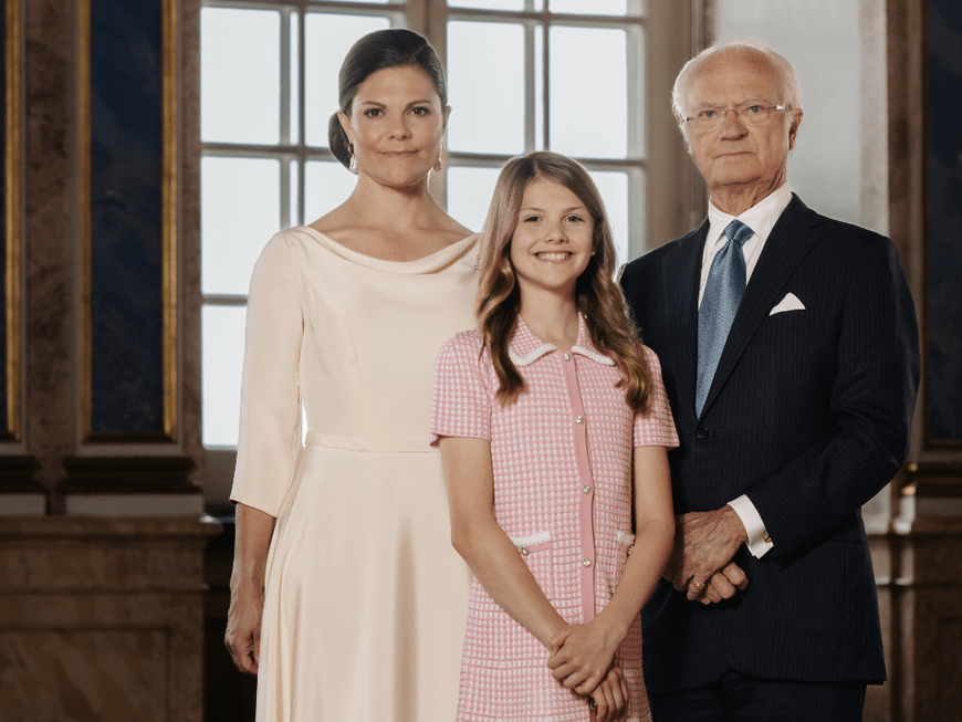 Victoria, Estelle, Carl Gustaf posieren zusammen