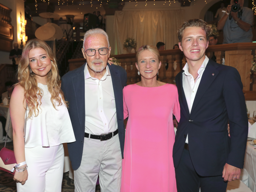 Franz Beckenbauer mit Ehefrau Heidi und den gemeinsamen Kindern
