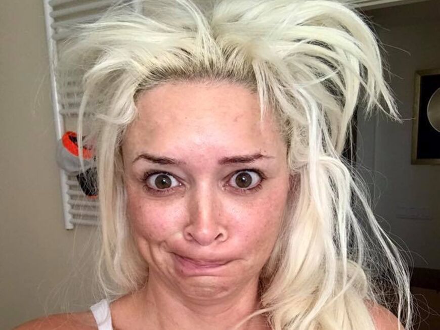 Daniela Katzenberger ungeschminkt Selfie mit verwuschelten Haaren