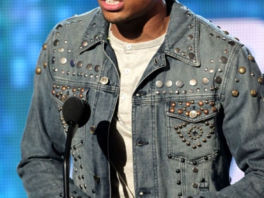Chris Brown feiert ein schwieriges Comeback. Noch immer haftet dem Sänger der tätliche Angriff auf seine Ex-Freundin Rihanna an