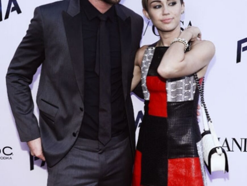 Es war ein ewiges Hin und Her, doch im Oktober weiß man gewiss: Miley Cyrus und Liam Hemsworth haben ihre Verlobung vom Juni 2012 gelöst und gehen getrennte Wege. Vier Jahre hielt es. Beide toben sich jetzt erst einmal aus