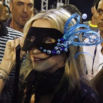 Karneval in Rio - dieses Erlebnis wollte sich Madonna dieses Jahr nicht entgehen lassen. Die Sängerin feierte am Wochenende ausgelassen mit ihrer Familie - und ihrem Lover Jesus Luz