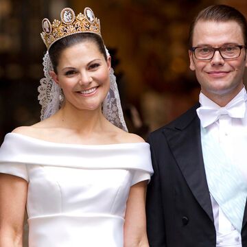 Es war die Traumhochzeit 2010: Kronprinzessin Victoria von Schweden heiratet ihren ehemaligen Fitness-Trainer Daniel Westling. OK! zeigt Ihnen alle weiteren absoluten royalen Traumhochzeiten!