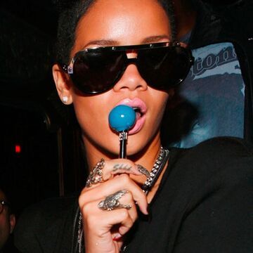 Party-Stimmung: Rihanna feiert ausgelassen