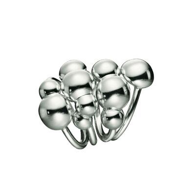 AuffÃ¤llige Ringe mit Perlen, Edelsteinen oder glitzernden 
Kristallen sind wahre Hingucker! 
Ring mit Kugeln von ´­Pandora, ca. 60 Euro