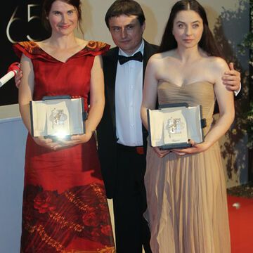 Den Titel "Beste weibliche Hauptdarstellerin 2012" beanspruchen Cristina Flutur und Cosmina Stratan für sich.