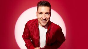 Philipp Boy Let's Dance Promi-Cast 2023 RTL rote Jacke