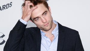 Robert Pattinson guckt bedrückt