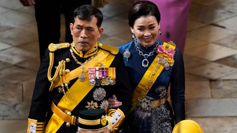 König Vajiralongkorn und Königin Suthida bei Krönung in England