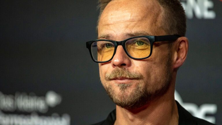 Krimi-Schauspieler Matthias Koeberlin mit Brille