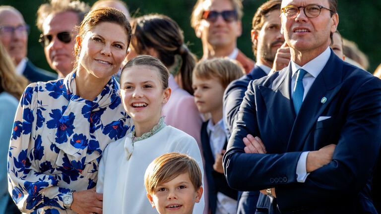 Prinzessin Victoria und Prinz Daniel mit ihren Kindern Prinzessin Estelle und Prinz Oscar.