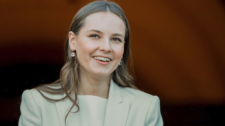 Prinzessin Ingrid Alexandra von Norwegen lacht