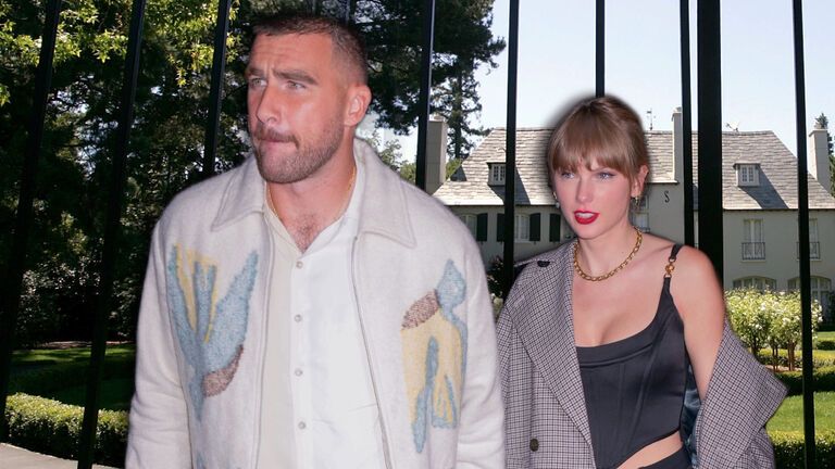 Travis Kelce und Taylor Swift halten Händchen, im Hintergrund sieht man eine Villa hinter einem Gittertor