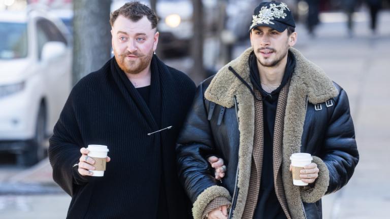Sam Smith und Christian Cowan spazieren Arm in Arm durch New York City