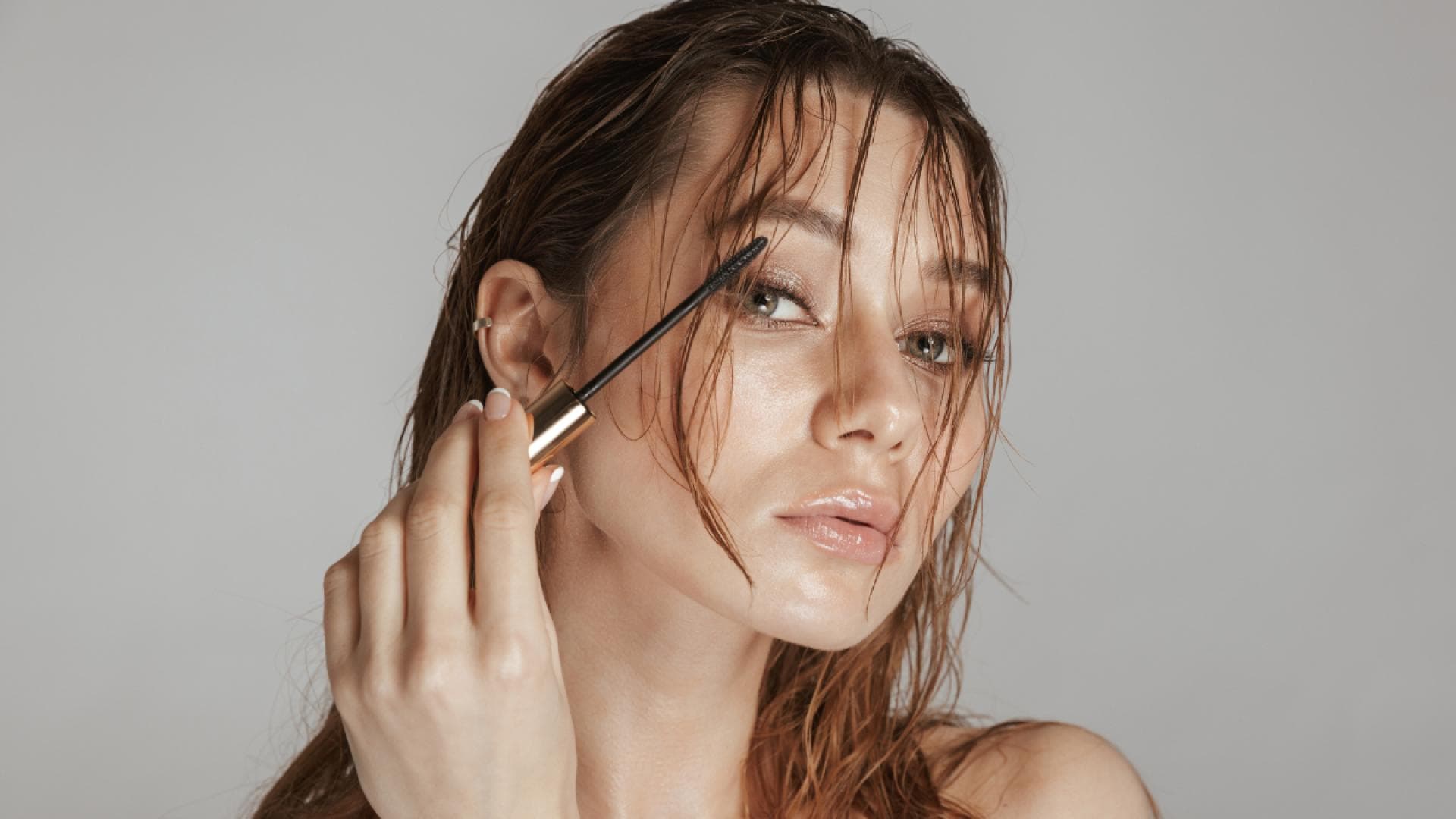 Sch-ne-Wimpern-Mit-diesem-Top-Coat-wird-JEDE-Mascara-wasserfest