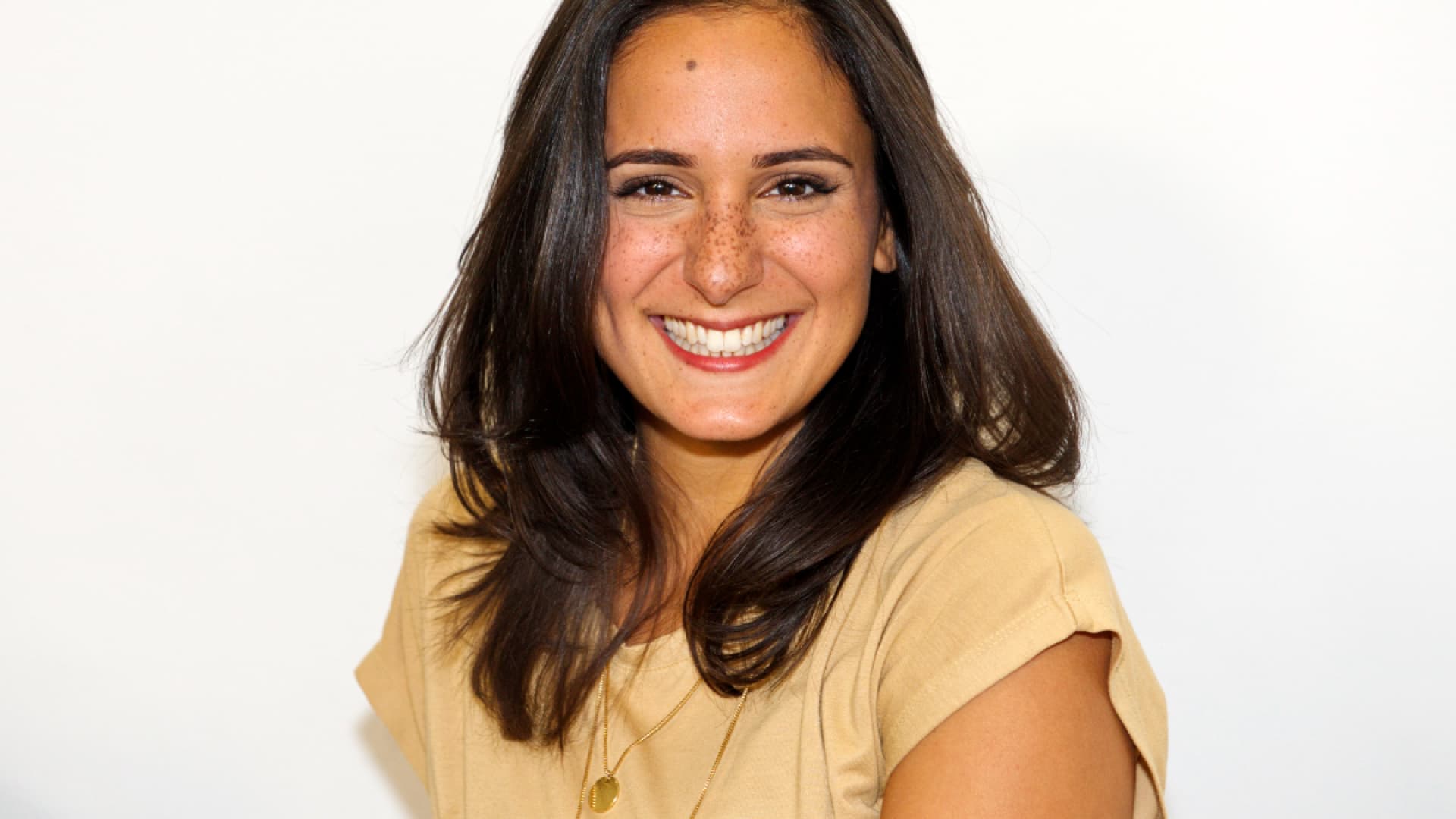 Aybi-Era-Freund-Filme-Eltern-Die-Schauspielerin-im-Starportr-t