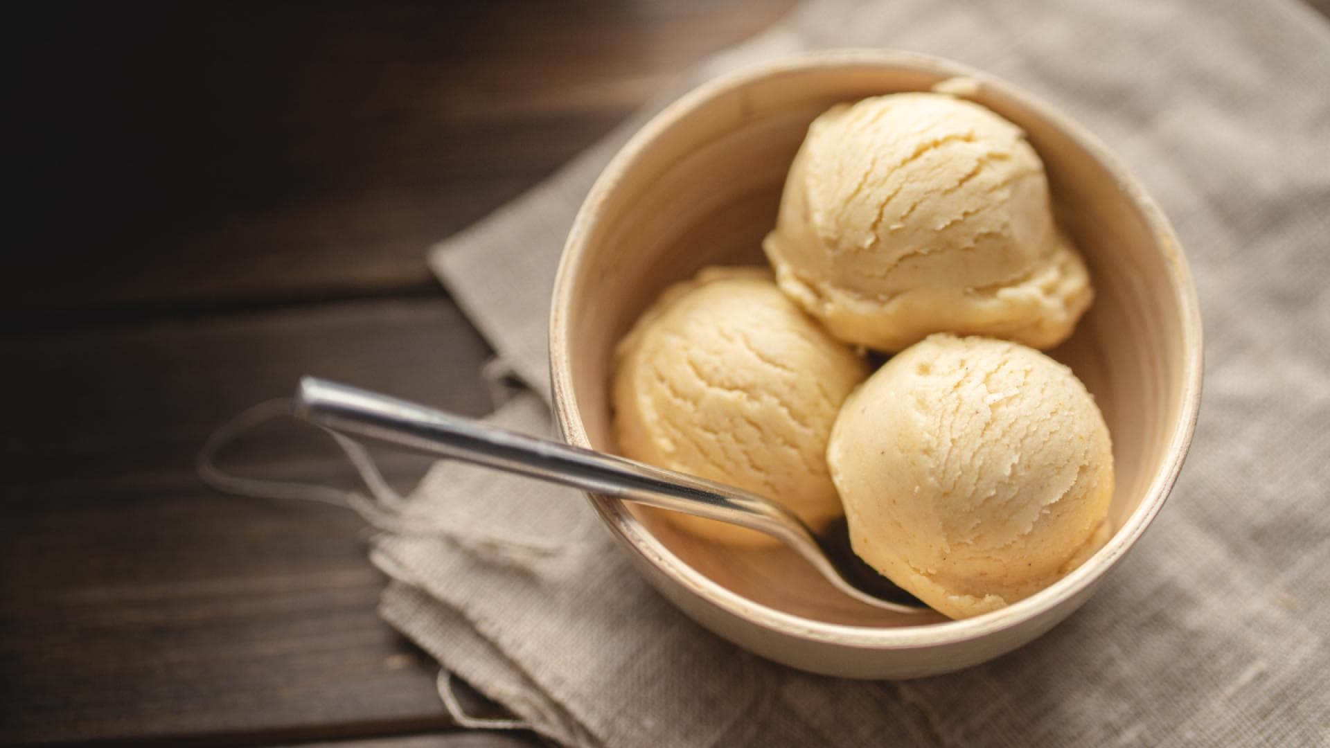 Food-Trend 2024: Vanilleeis mit Olivenöl und Salz