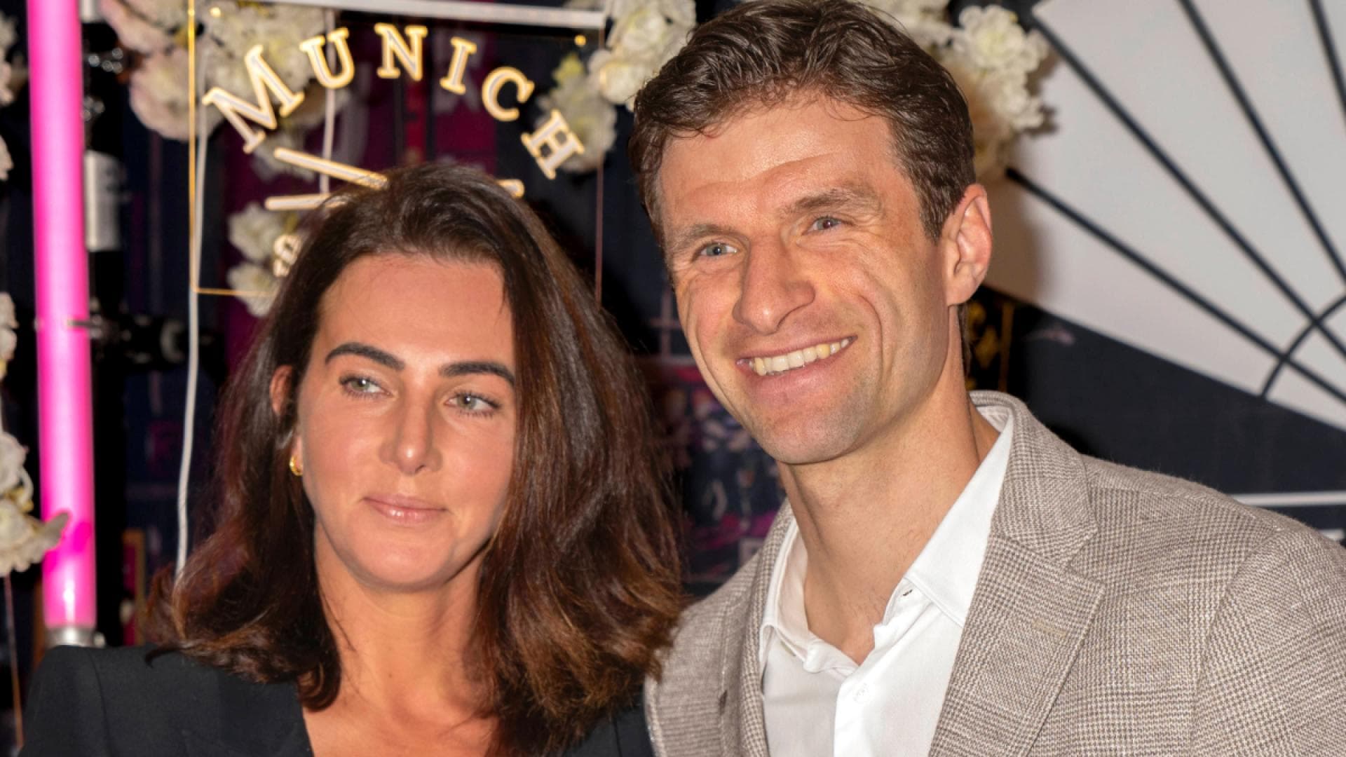 Thomas Müller Das ist seine schöne Ehefrau Lisa OK! Magazin