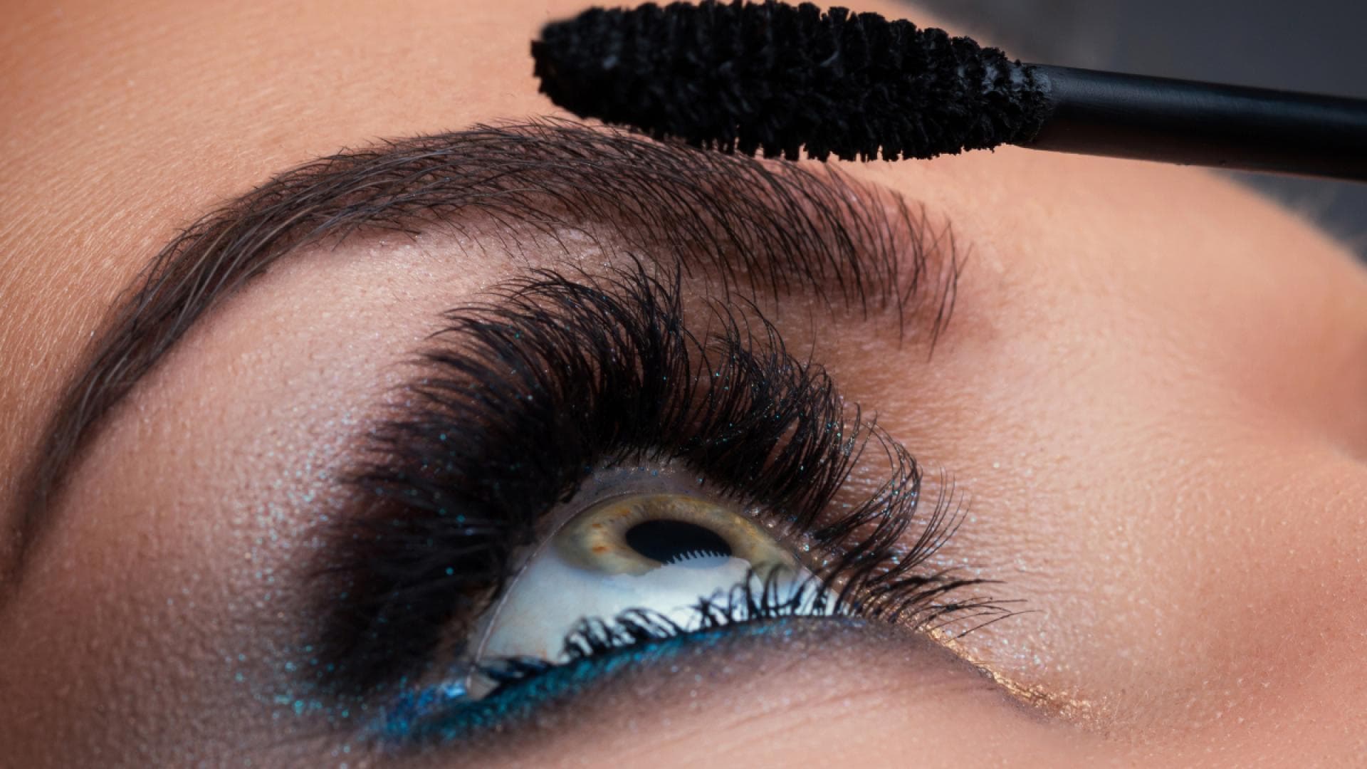 Mascara-Diese-3-Euro-Wimperntusche-ersetzt-Fake-Lashes