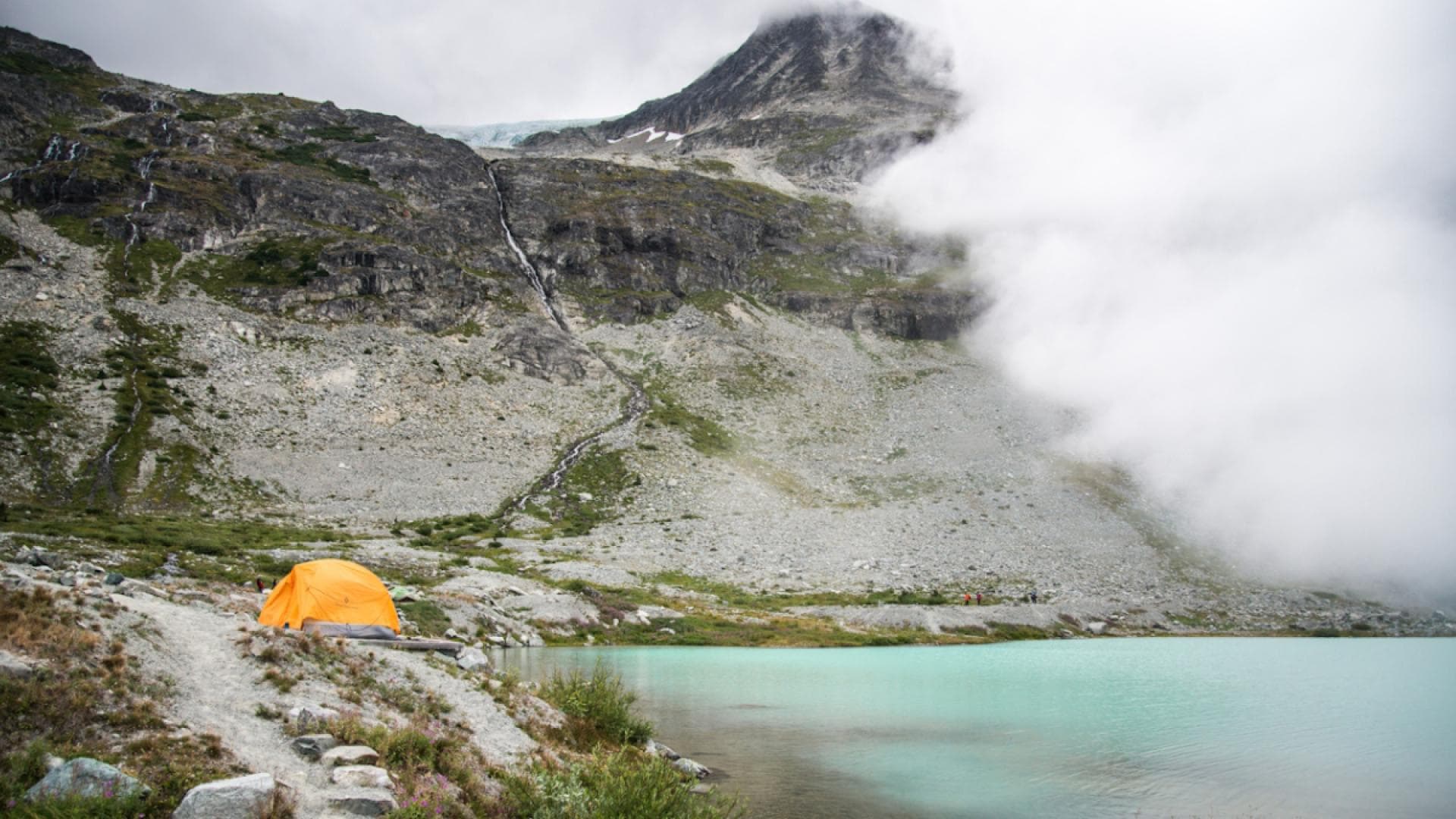 Urlaubstrends-2024-Die-sch-nsten-5-sp-tsommerliche-Reiseziele-f-r-eine-Auszeit-in-der-Natur