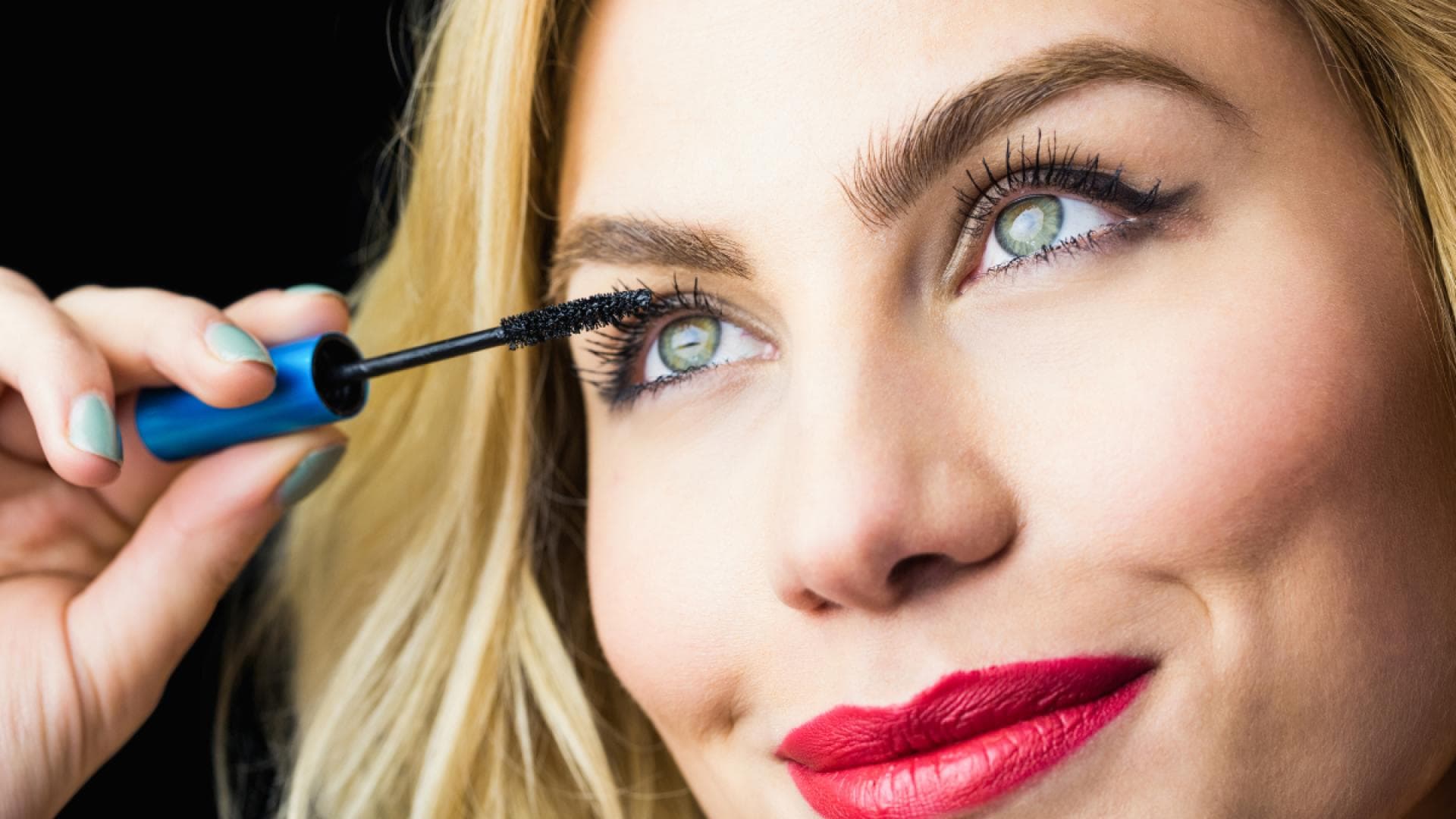 Mascara-Diese-Besteller-Wimperntusche-sorgt-f-r-360-Grad-Volumen