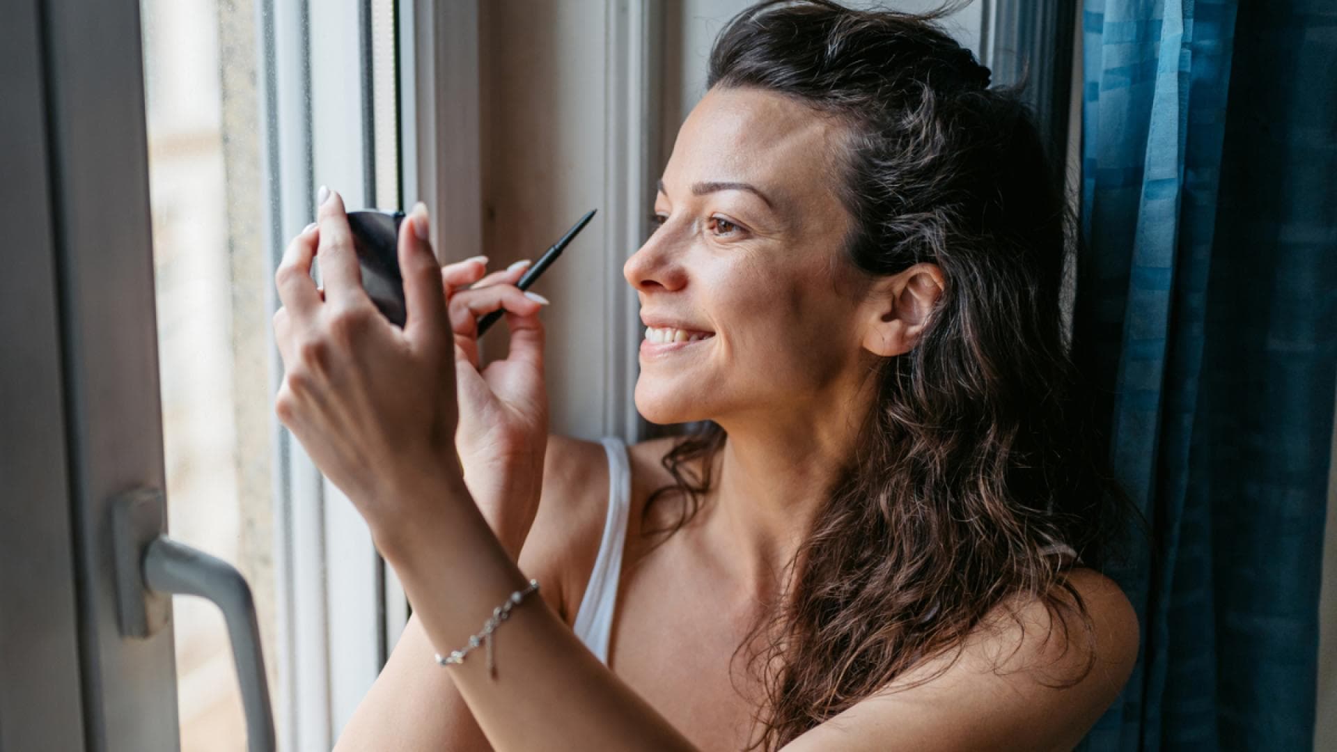 Beauty-Trend-2025-Dieser-Augenbrauenstift-f-llt-selbst-kleinste-L-cken-auf