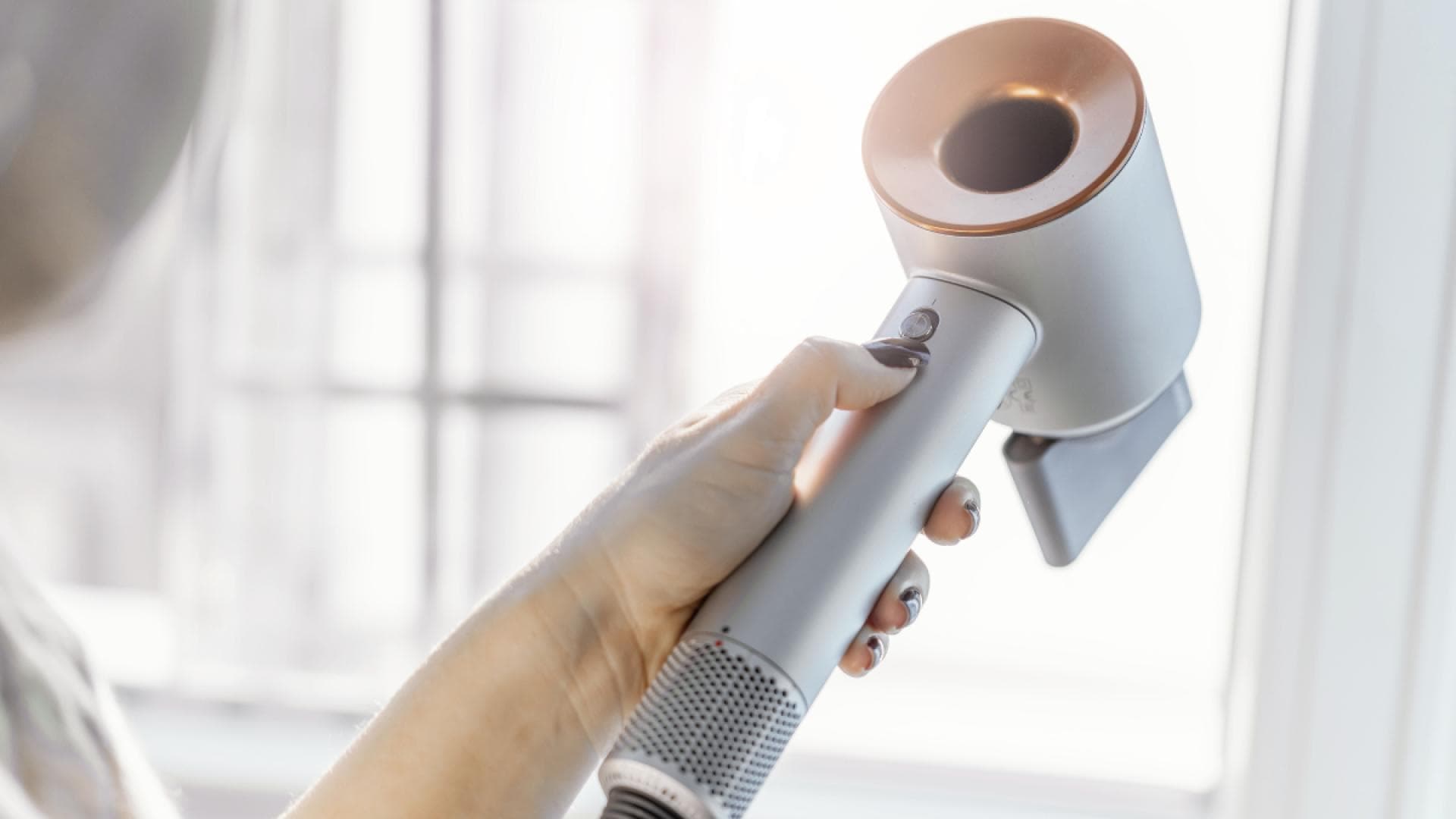 Amazon Prime Days: Dyson Konkurrenz im Test – Dieser Föhn ist jetzt schon 40% günstiger!