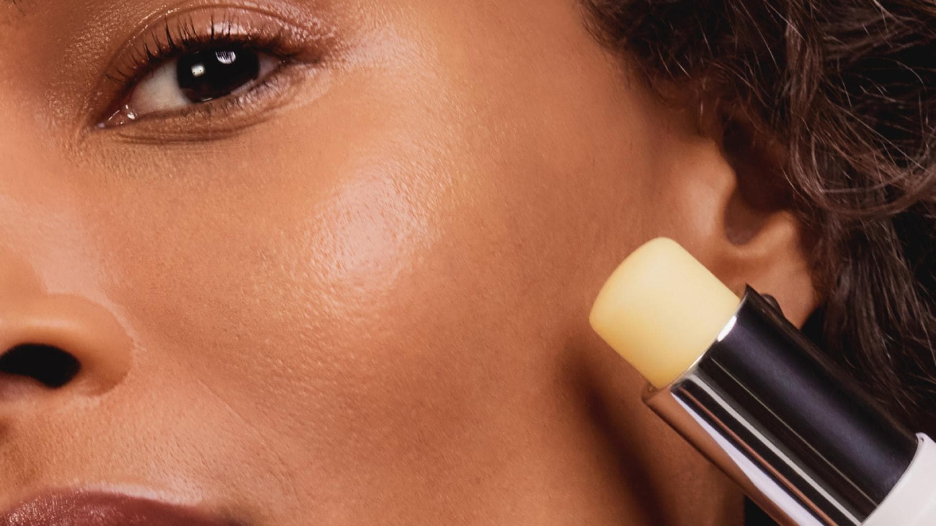 Sonnenschutz-zum-Mitnehmen-Dieser-UV-Stick-ist-ein-echter-Anti-Aging-Booster