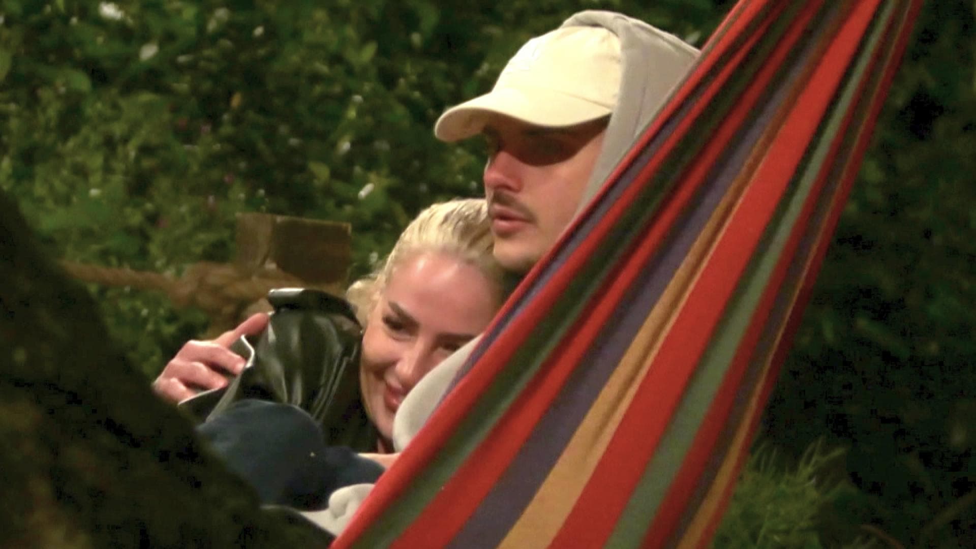 -Der-Promihof-Heftiger-Frauen-Zoff-um-Tim-K-hnel-Eine-Sache-des-Respekts-