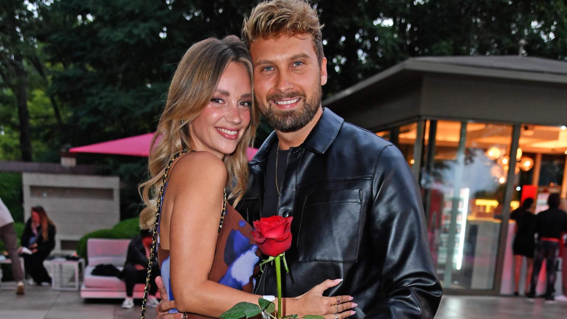 Dominik-Stuckmann-Anna-Rossow-Sie-feiern-die-erste-Bachelor-Hochzeit-berhaupt