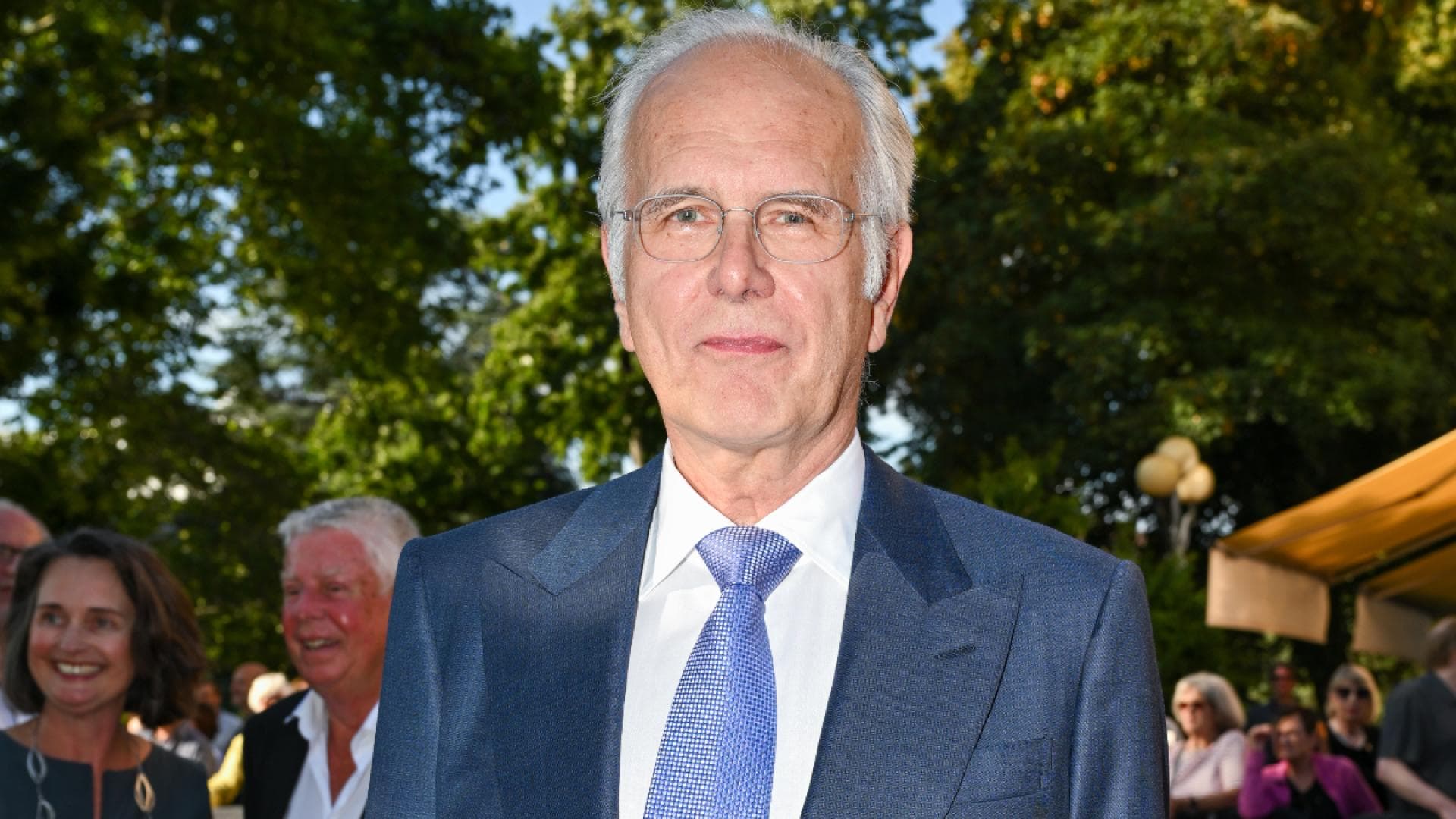 Harald-Schmidt-ber-Geld-spricht-man-nicht-Er-schon-