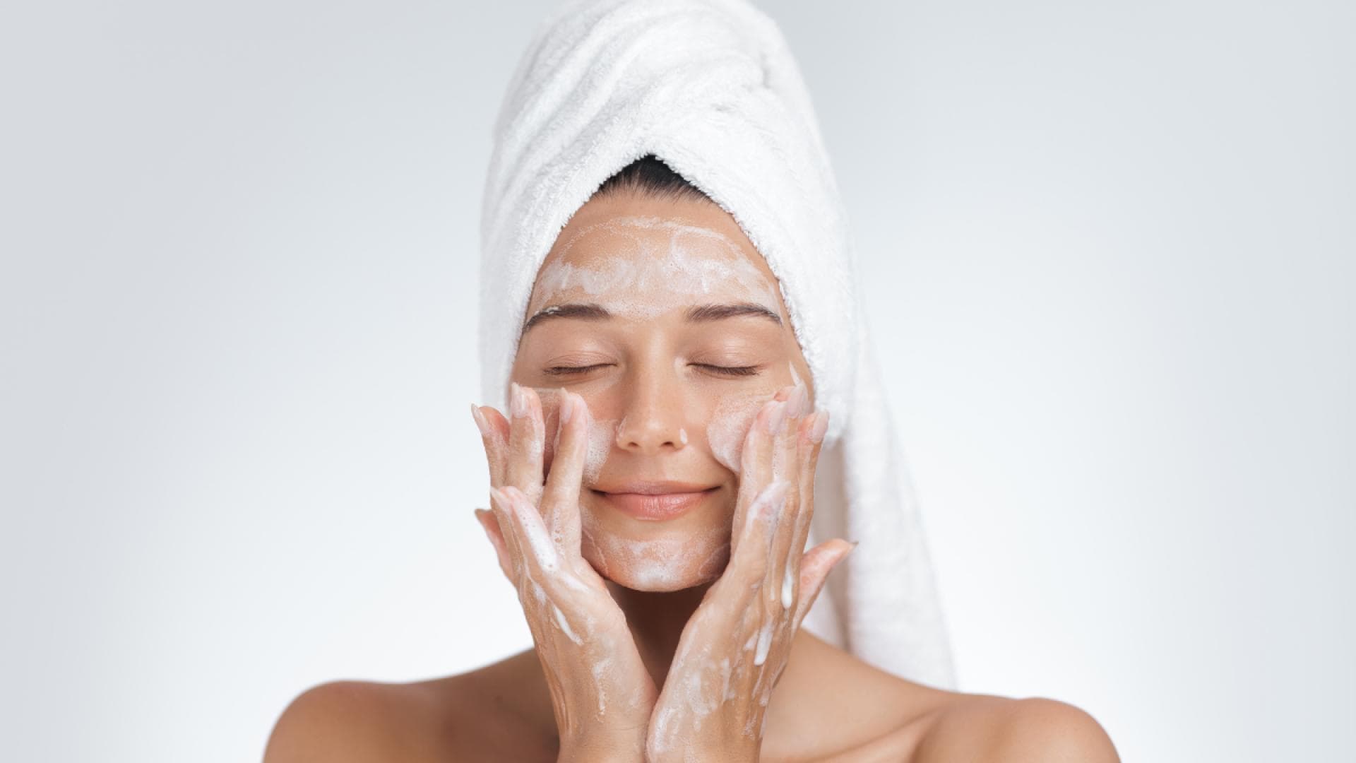 Laut-Expertin-Die-3-besten-Profi-Tipps-f-r-eine-professionelle-Poren-Reinigung