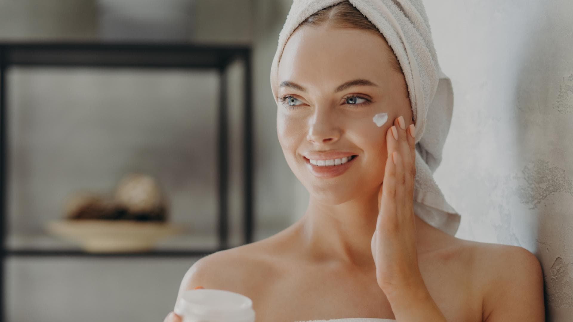 Anti-Aging-Dieses-Hyaluron-Fluid-mit-LSF-30-beugt-Falten-vor