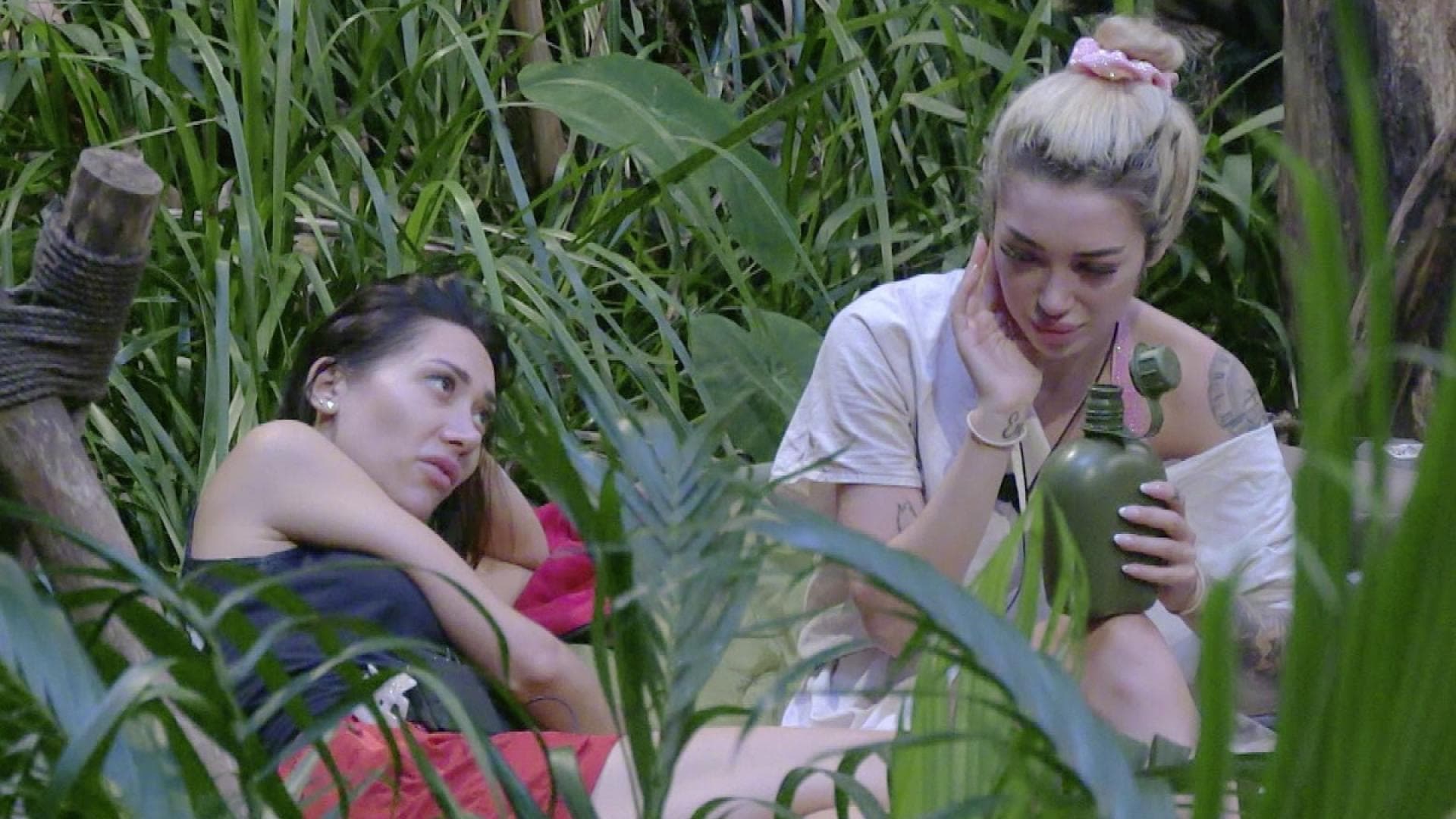 Dschungelcamp-Nach-Bikini-Aussage-Samira-Ariel-verteidigen-Eva