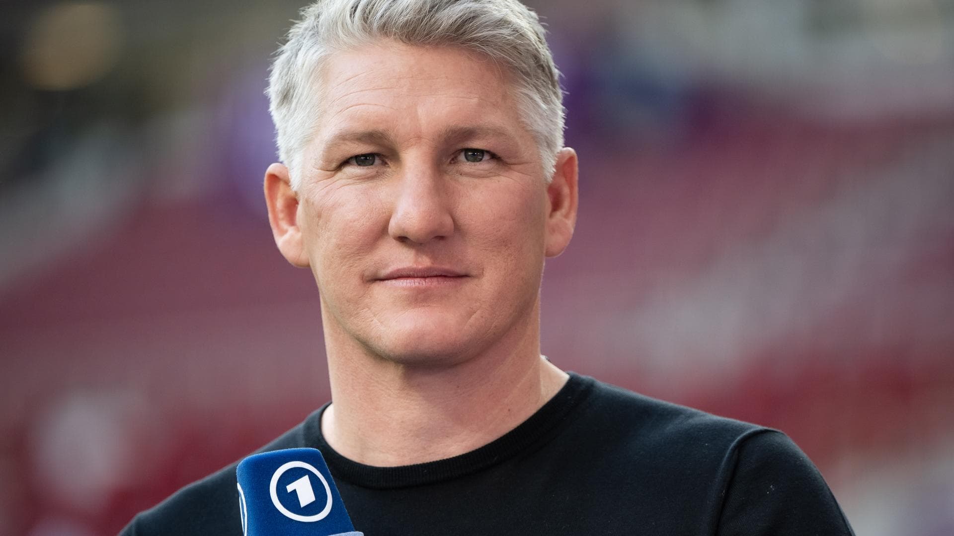 bastian-schweinsteiger-ard-st-rkt-ihm-nach-schlagzeilen-um-sein-ehe-aus-den-r-cken