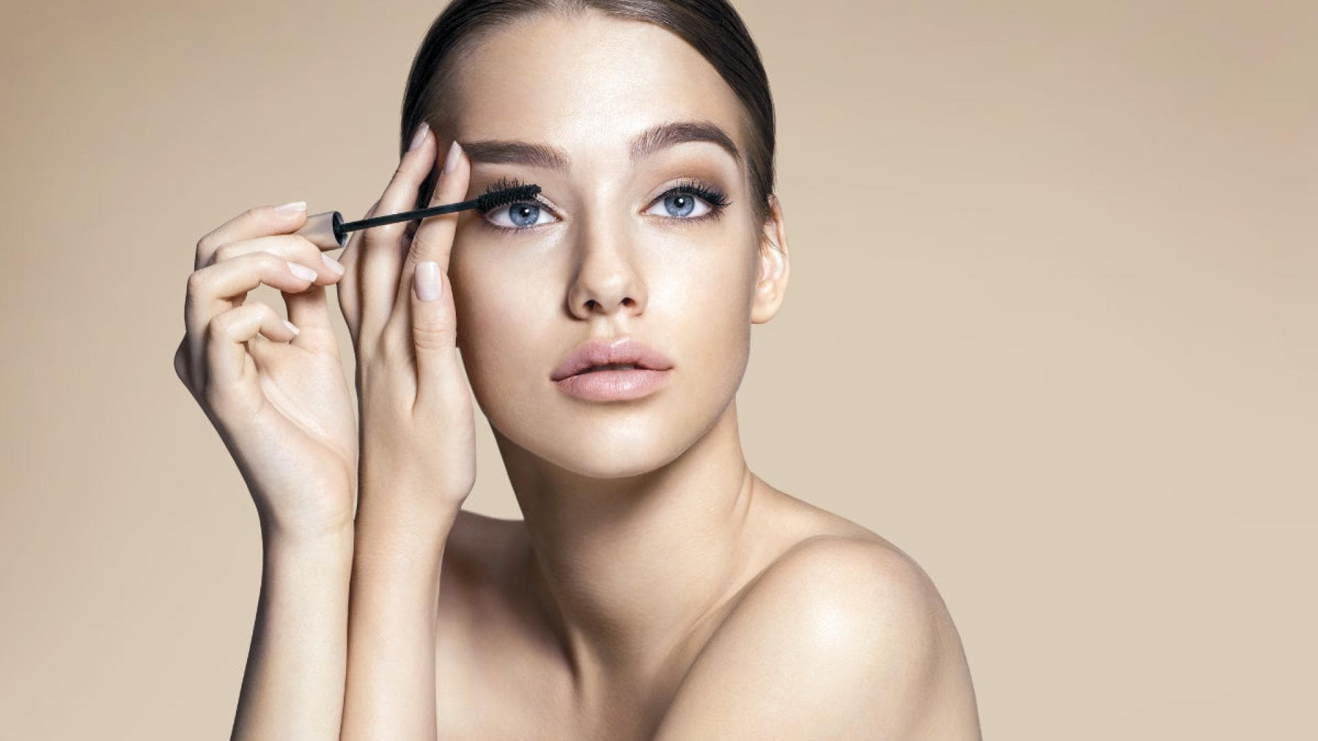 Mascara-von-Chanel-Lohnt-sich-der-Hype-um-die-Designer-Wimperntusche-