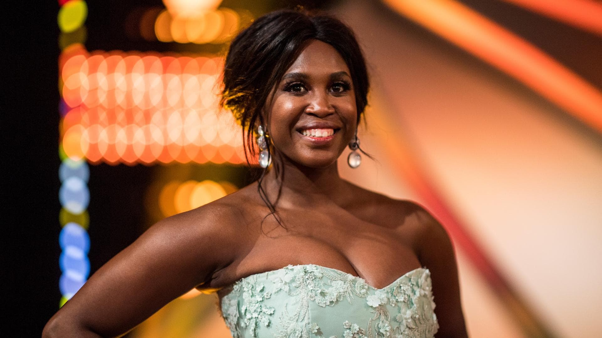 Motsi-Mabuse-Weg-vom-Let-s-Dance-Jury-Pult-Neues-TV-Format-ist-eine-Herzensangelegenheit