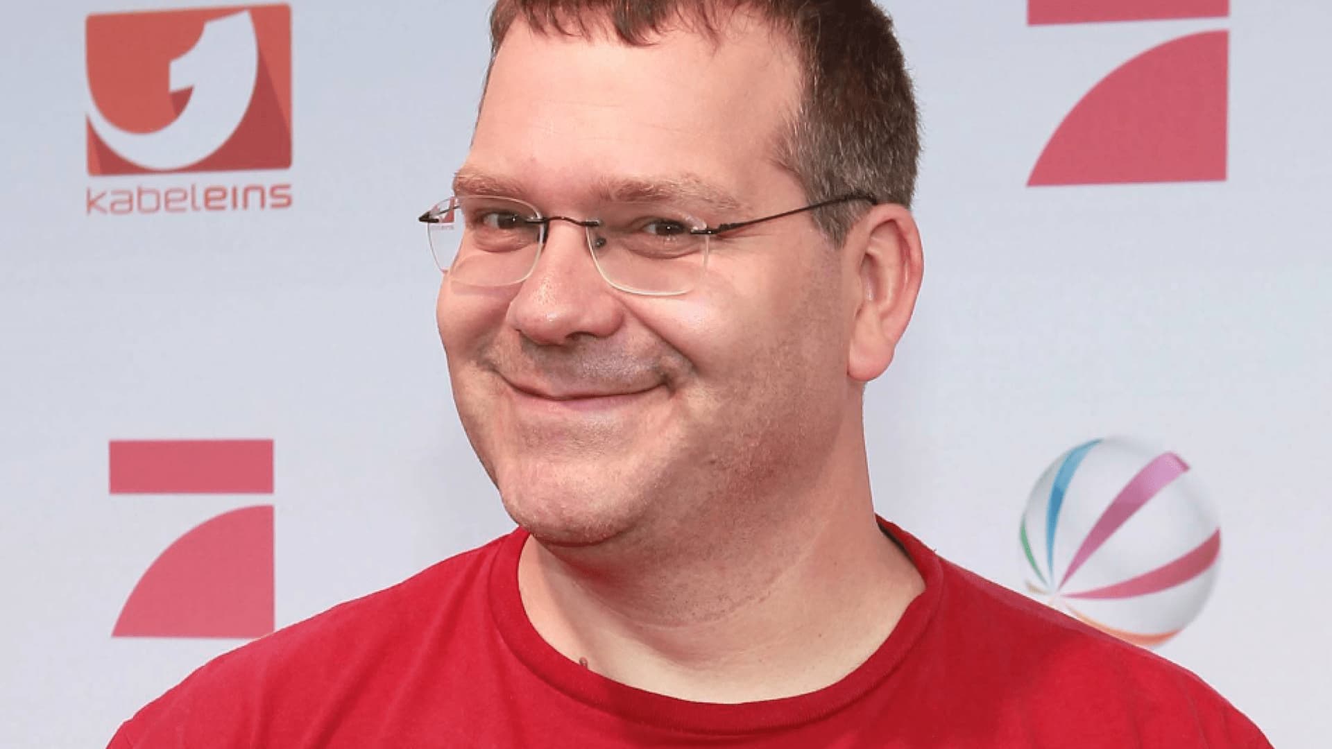 Elton Das ist seine Frau Yvonne des TVModerators