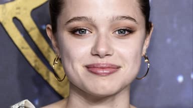 Shiloh Jolie-Pitt lächelt auf dem Roten Teppich