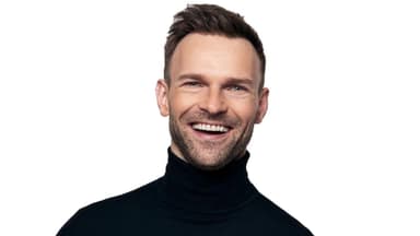 Vadim Garbuzov Let's Dance 2023 Profi-Cast RTL schwarzer Pullover