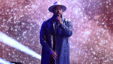 Sem Eisinger steht bei DSDS auf der Bühne und singt